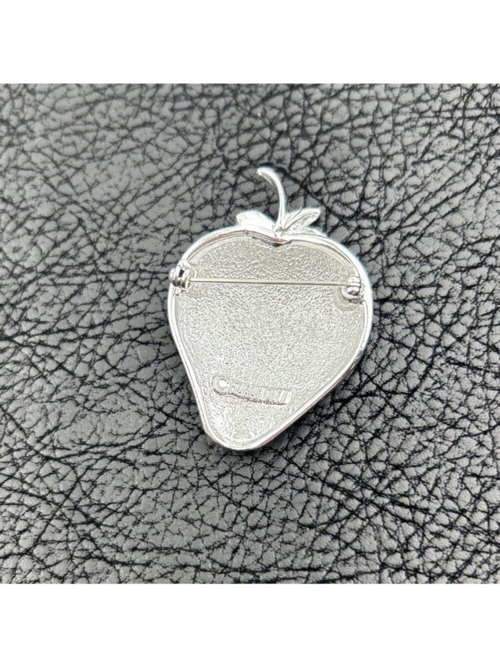 Strawberry Ice brooch Pin 1968 Sarah Coventry textured silver tone - Picture 6 of 6